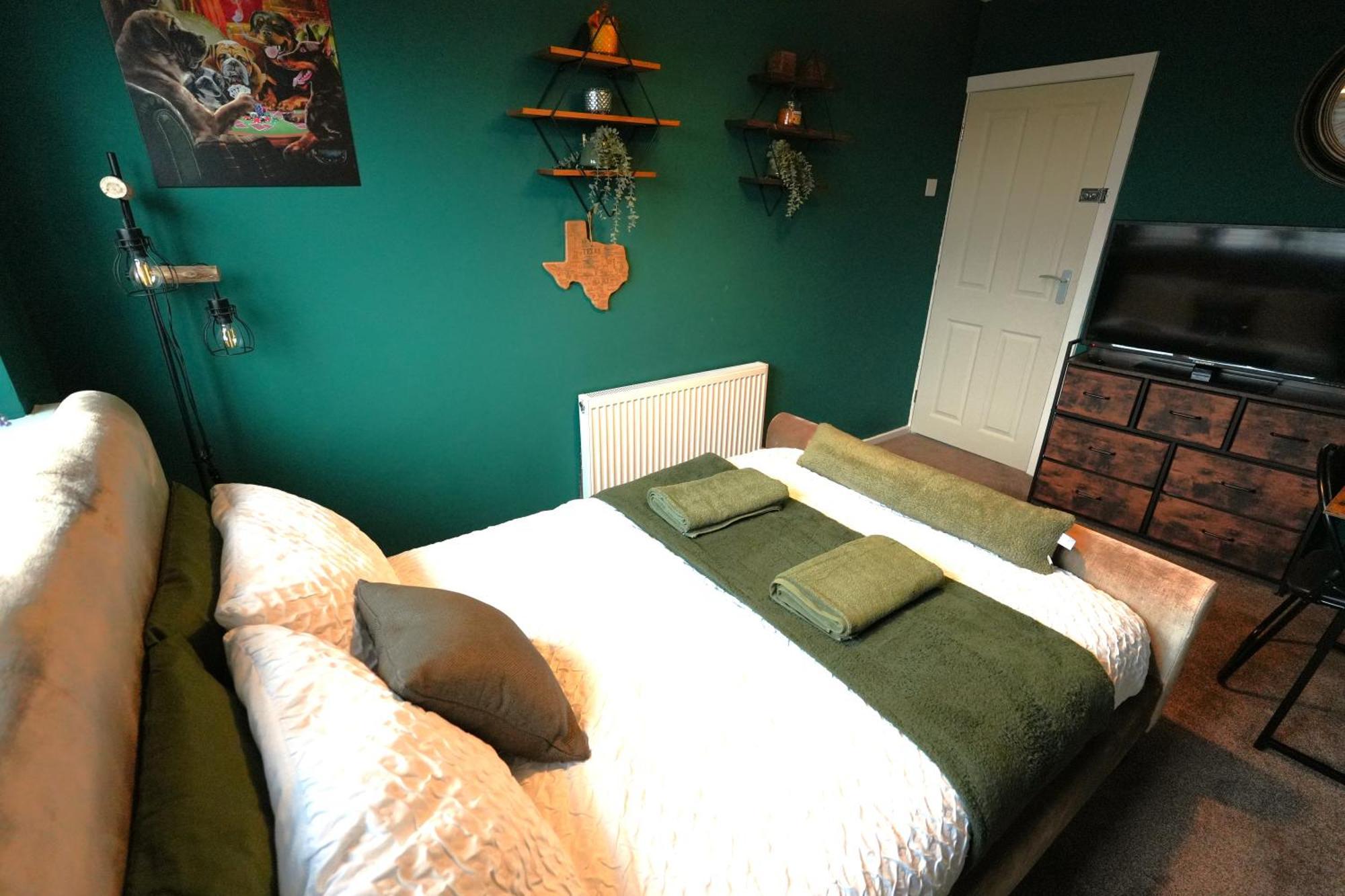 Detached Homestay - Super, King & Double Rooms - Leyland, Preston, Chorley, Lancashire Exterior foto